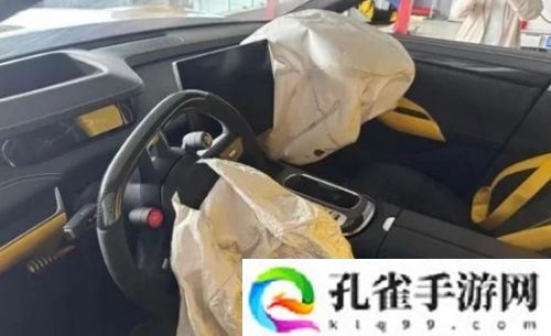 小米SU7 Ultra赛道事故曝光，现场状况十分惨烈，雷军紧急回应