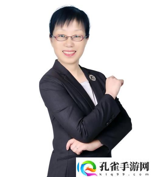“年轻女保险销售员5