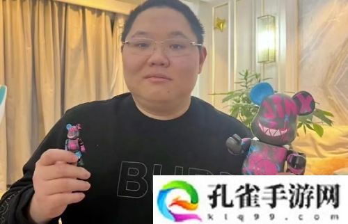 PDD停播一年再度复播，直播玩桌游遭超管封号，网友：太欺负人了