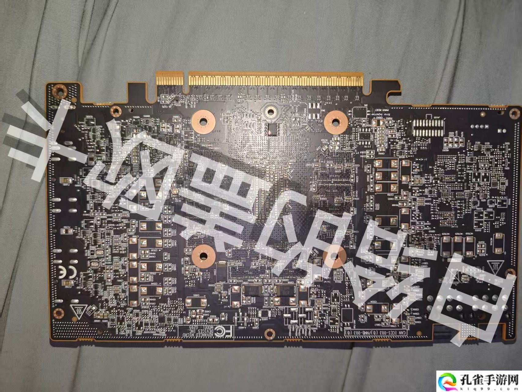 AMD RX 9070 XT 显卡“参考设计”细节曝光：核心导热采用石墨烯