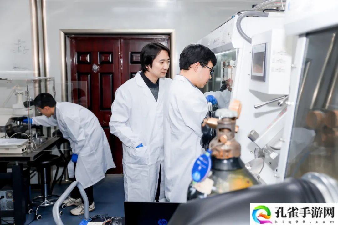 浙江大学研发出微米和纳米钙钛矿 LED，为迄今为止已公开最小 LED 像素