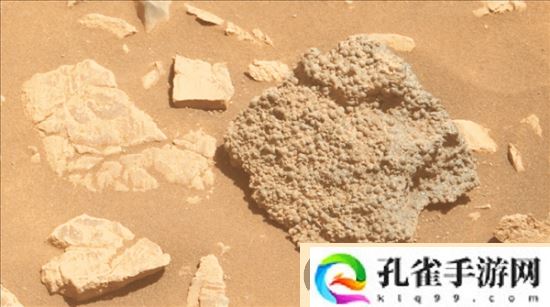 美国火星车发现诡异怪石