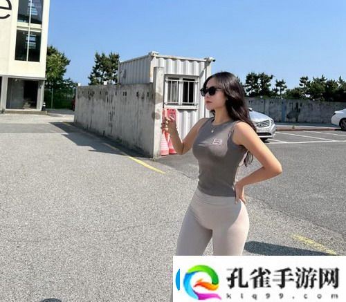 摸十四岁小孩的小笼包网友