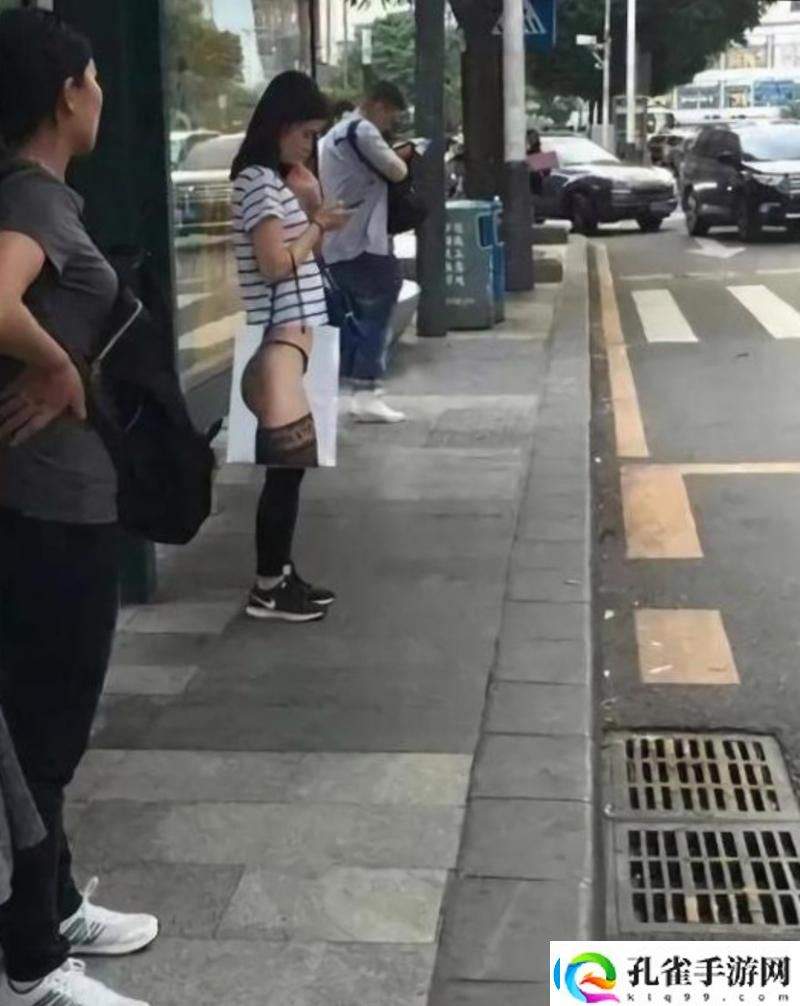 公交车上忘穿内裤被c好爽网友