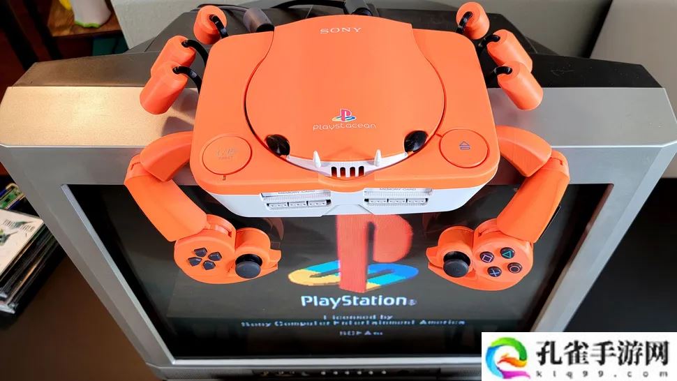 玩家将初代 PS 主机改装成螃蟹造型:3D 打印外壳,手柄变身蟹钳