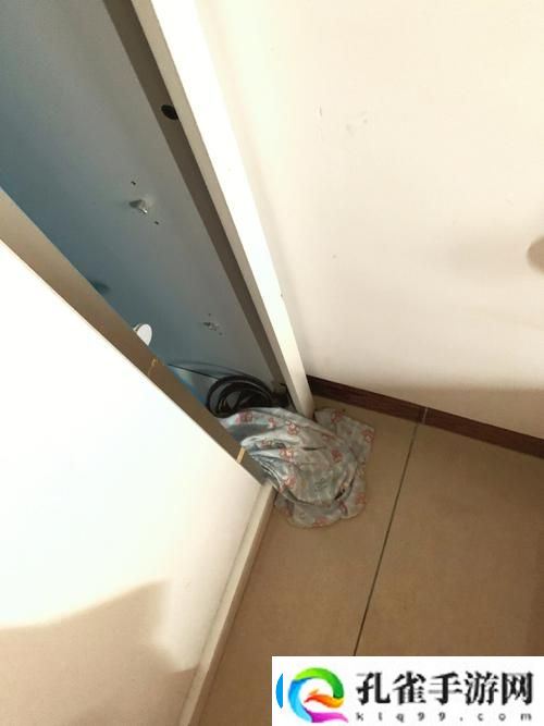 挤进毛都没长的小缝里上线