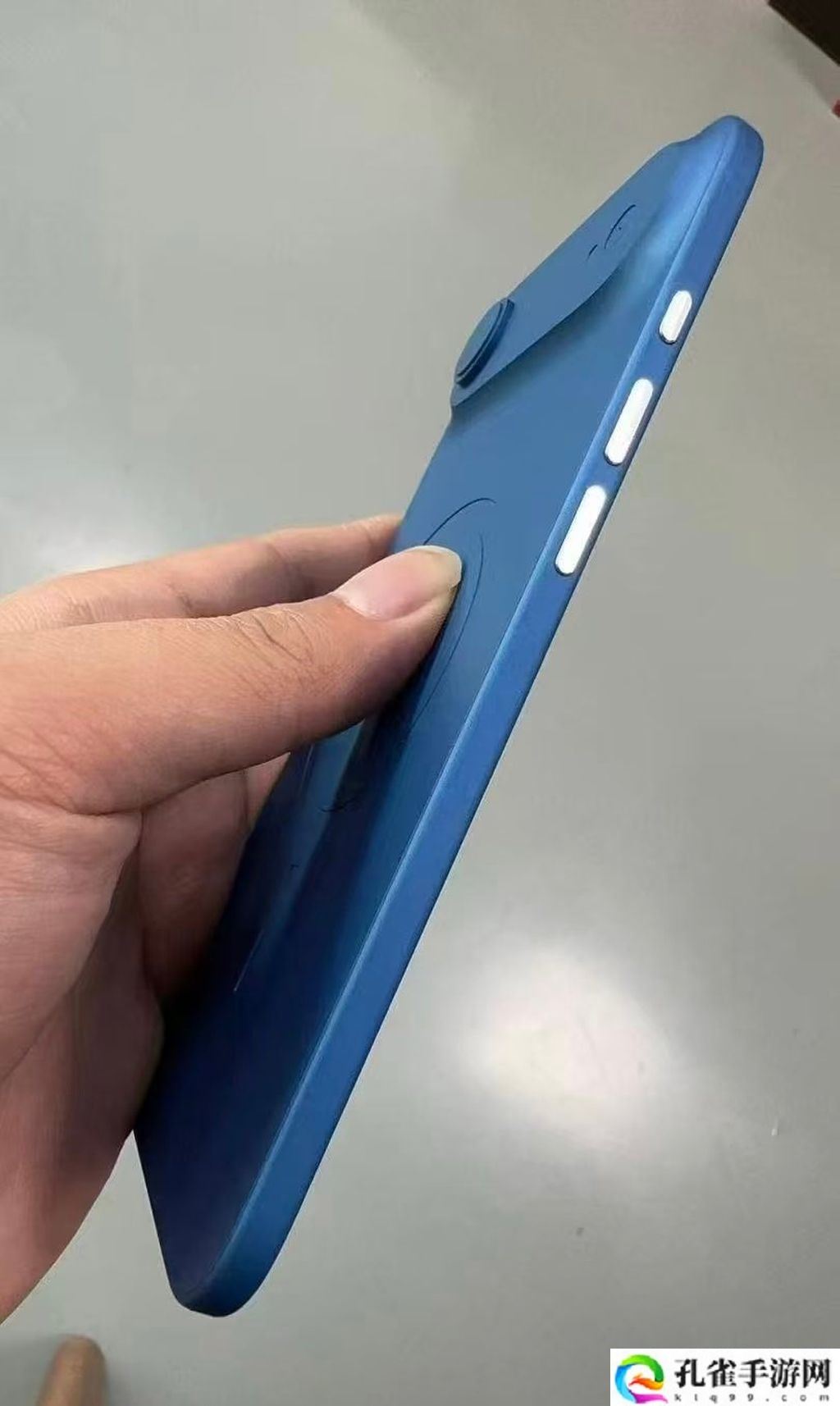 5.5 毫米极致轻薄，苹果 iPhone 17 Air 最新机模曝光