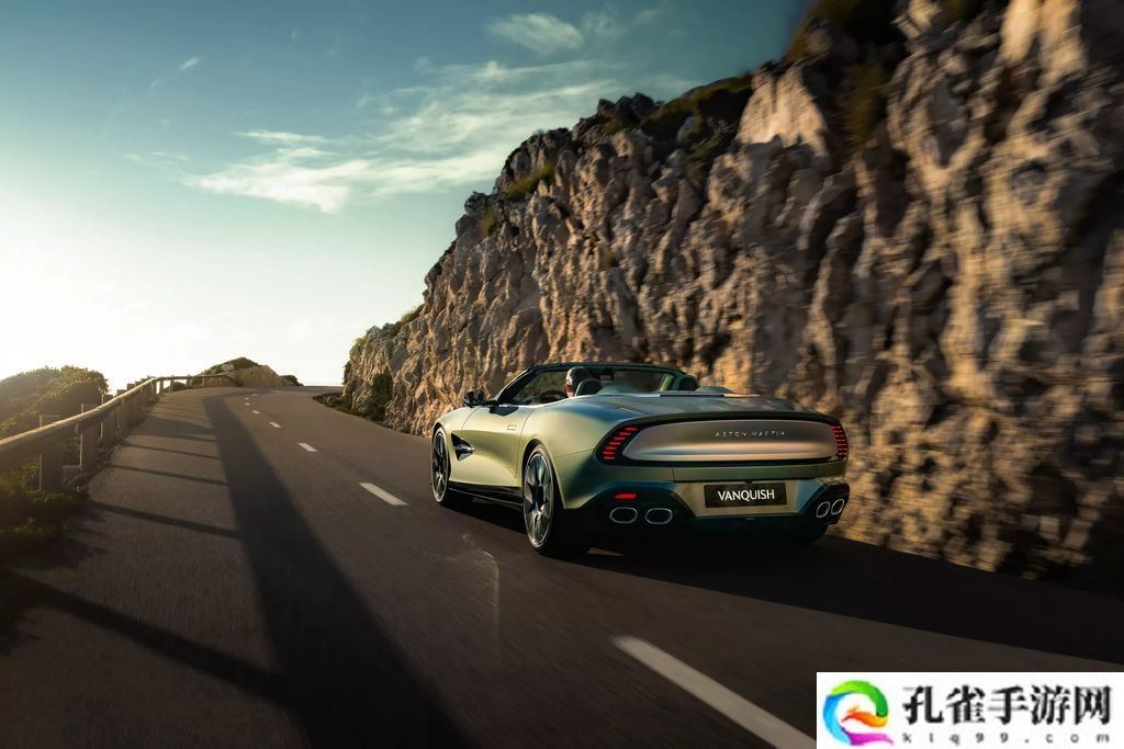 全球最快前置引擎敞篷车：阿斯顿・马丁 Vanquish Volante 咆哮登场，824 马力极速 344 km/h