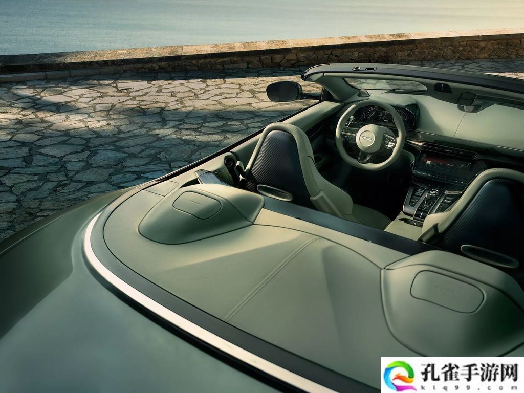 全球最快前置引擎敞篷车：阿斯顿・马丁 Vanquish Volante 咆哮登场，824 马力极速 344 km/h