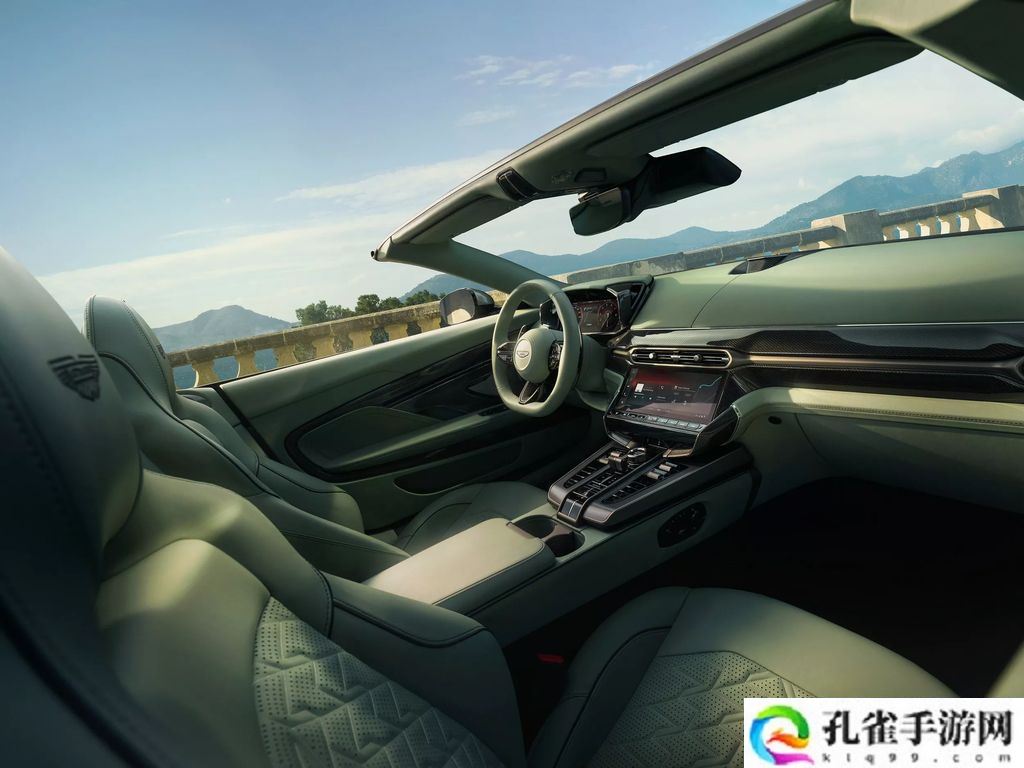 全球最快前置引擎敞篷车：阿斯顿・马丁 Vanquish Volante 咆哮登场，824 马力极速 344 km/h