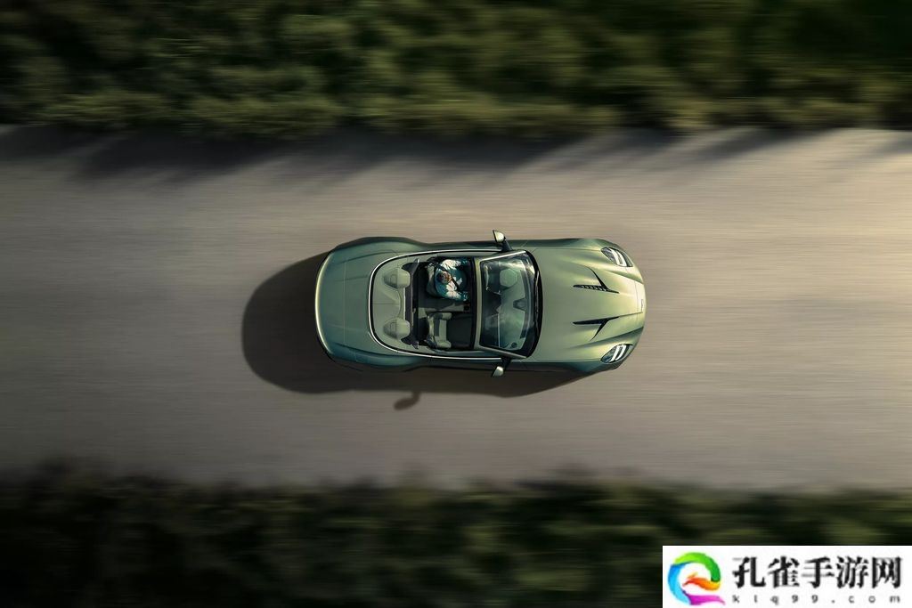 全球最快前置引擎敞篷车：阿斯顿・马丁 Vanquish Volante 咆哮登场，824 马力极速 344 km/h