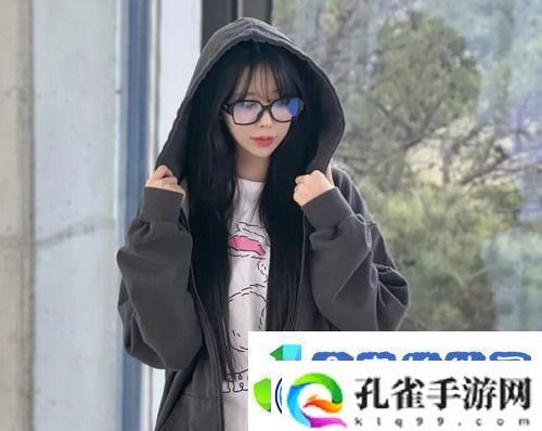 免费站在线观看人数最多的第一集引发热议-友评论：真是让我笑到肚子疼！