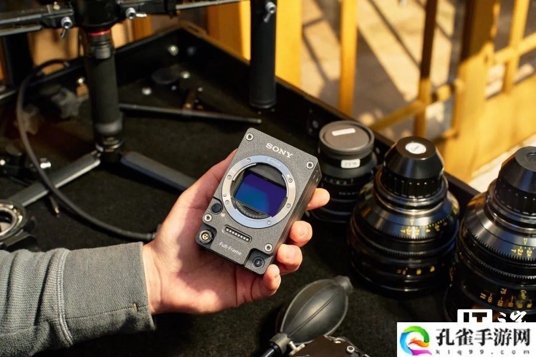 索尼发布 CineAltaV 2 电影机分体拓展系统 Mini，内置 8.6K 全画幅 CMOS 传感器